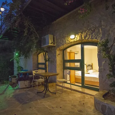 Kulube Hotel 2*